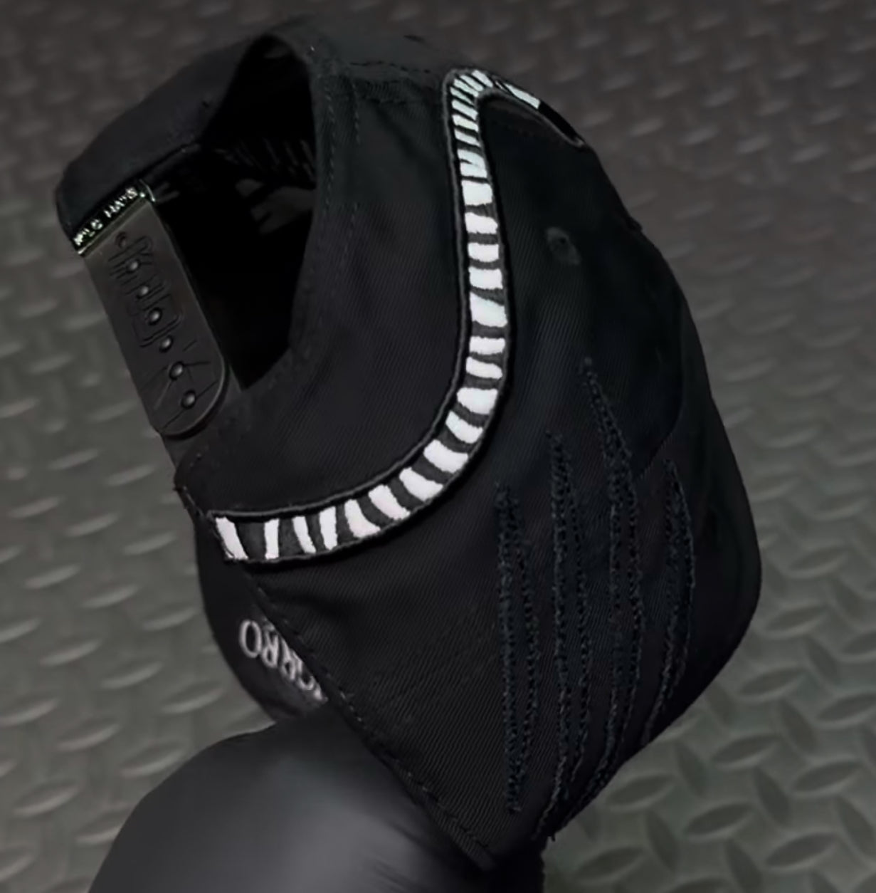 Tigre black hats
